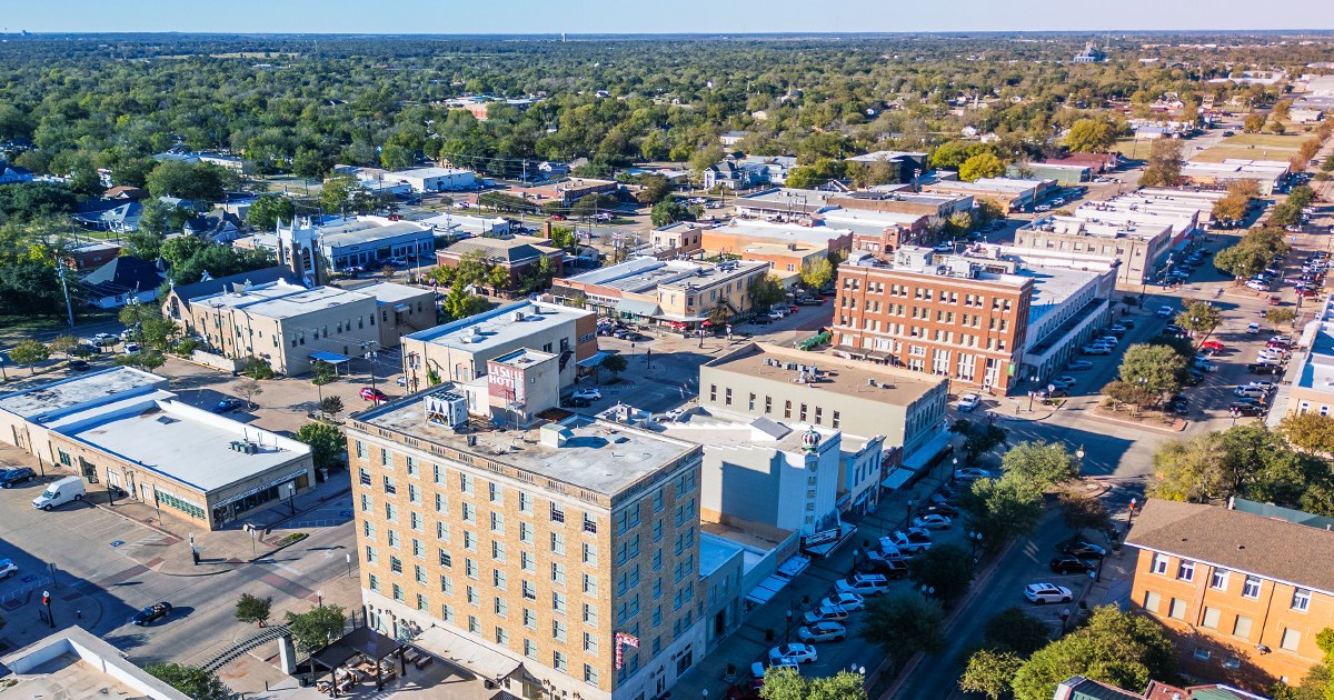 Photograph from https://www.bryantx.gov/