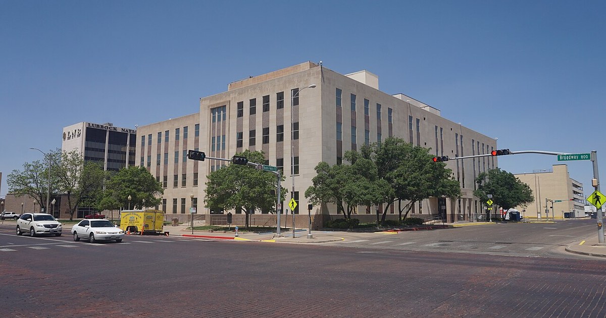 The Lubbock County Courthouse in Lubbock , Texas ( United States ). Lubbock April 2022 12 (Lubbock County Courthouse)