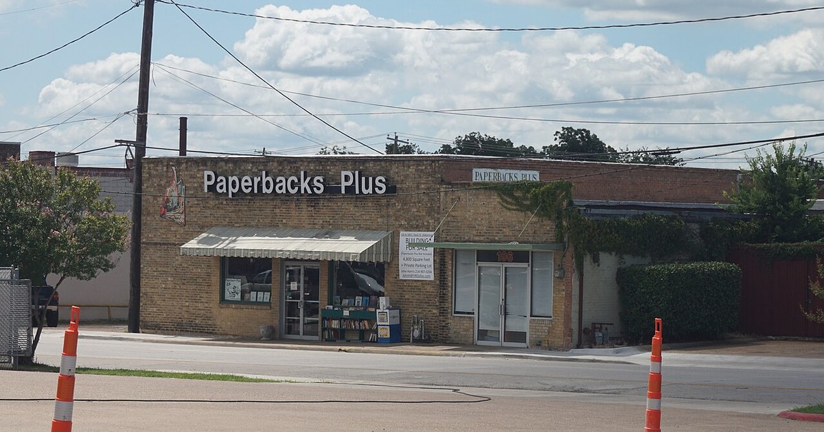 Paperbacks Plus in Mesquite , Texas ( United States ). Mesquite July 2019 10 (Paperbacks Plus)