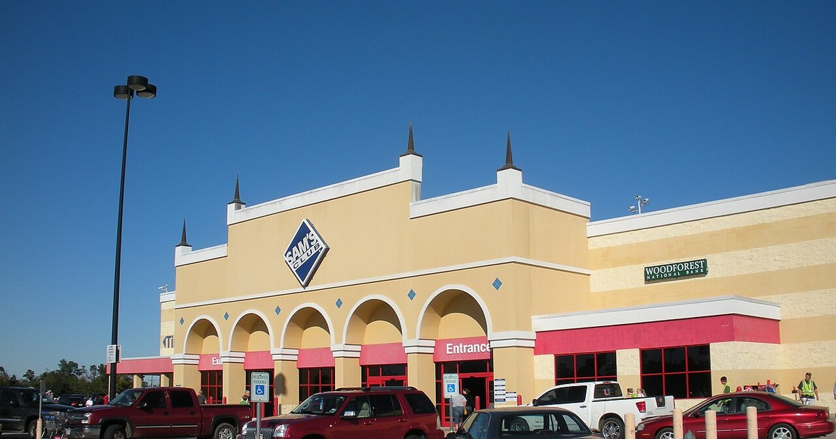 A Sam's Club in Shenandoah, Texas with a temple-themed exterior. Sam's Club (Shenandoah, Texas) 1