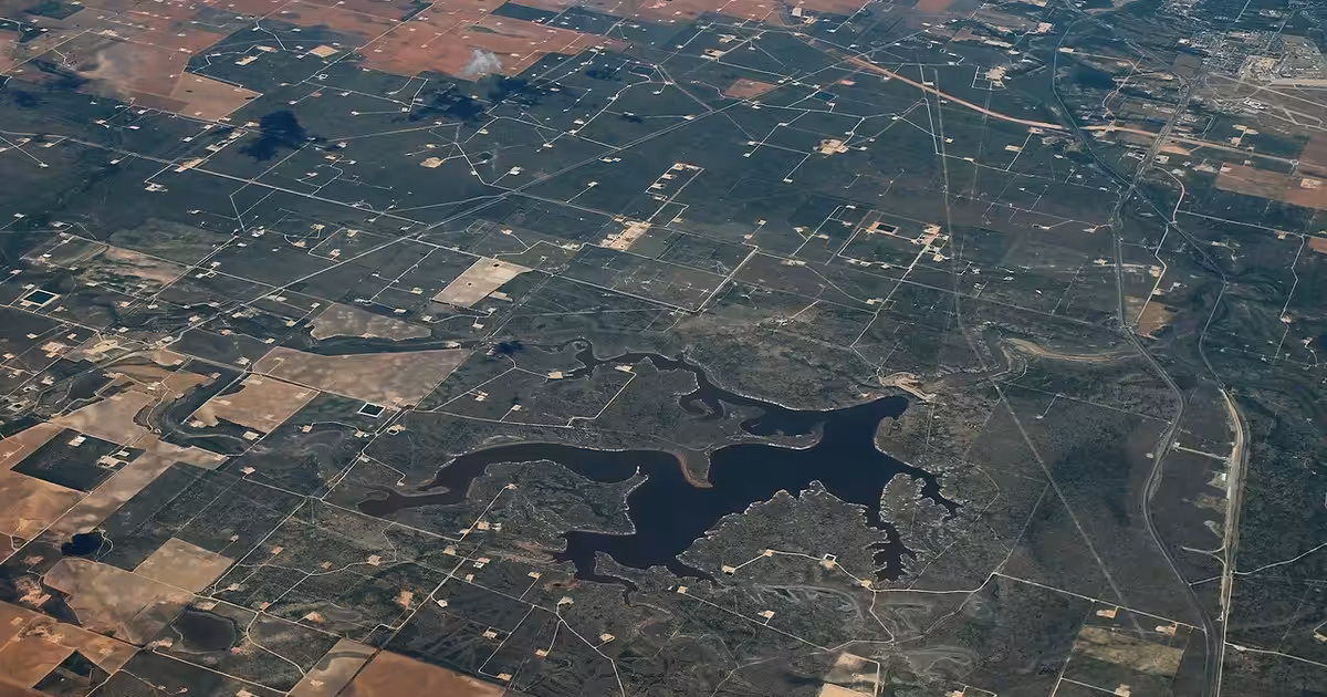 Natural Dam Lake Aerial - Big Spring Texas (35967723683).jpg Natural Dam Lake Aerial - Big Spring Texas (35967723683)