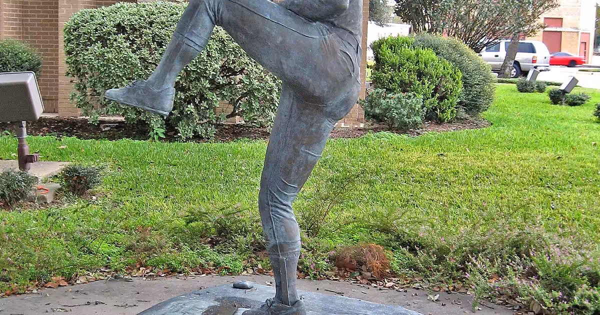 Nolan Ryan Statue -- Alvin, Texas Nolan Ryan Statue -- Alvin, Texas