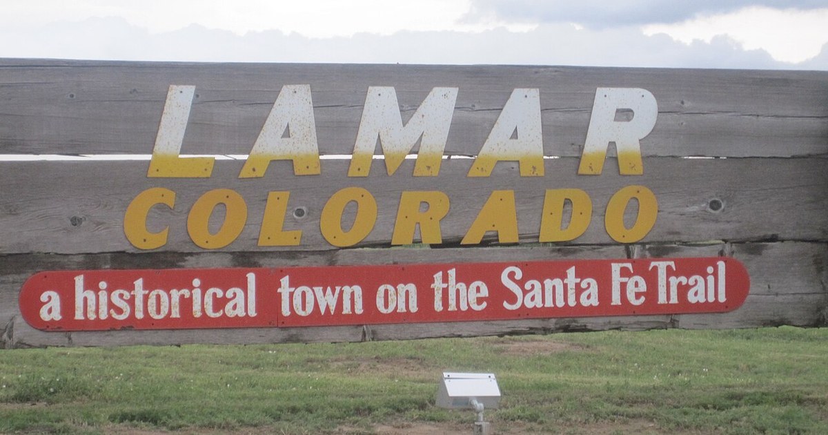 I took photo with Canon camera in Lamar, CO. Lamar, CO, sign IMG 5740