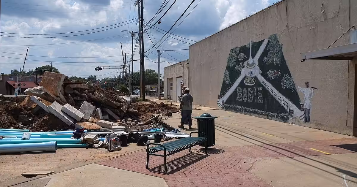 Longview, Texas Longview, Texas Mural and Streetwork