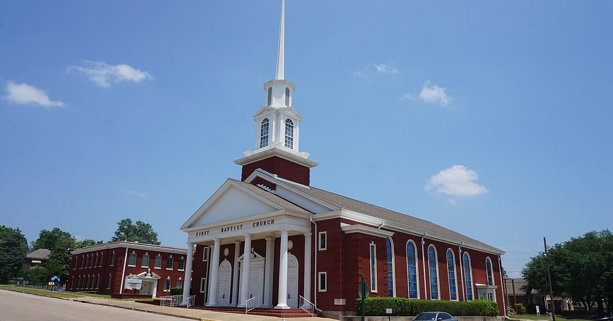 First Baptist Church in Mineola , Texas ( United States ). Mineola May 2018 01 (First Baptist Church)