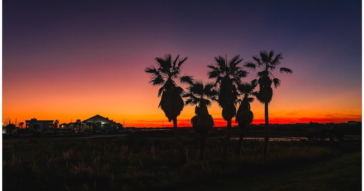 Texas Sunset at Port Aransas Texas Sunset at Port Aransas - Flickr - Shiva Shenoy