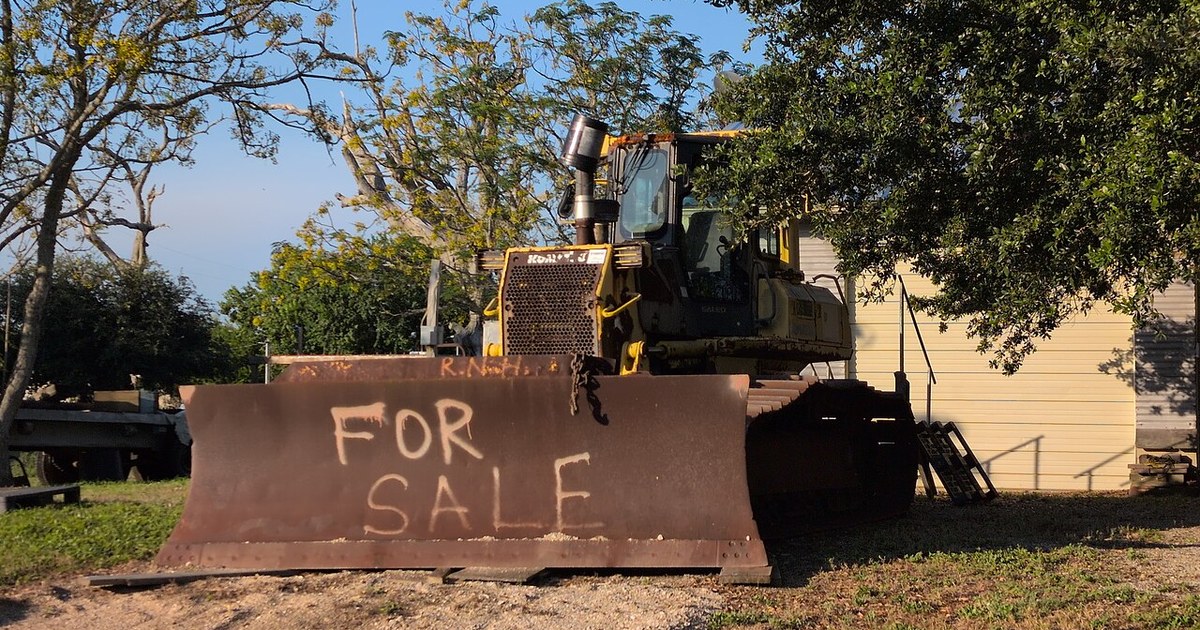 Bulldozer for sale in Port Bolivar, Texas Bulldozer for sale in Port Bolivar, Texas