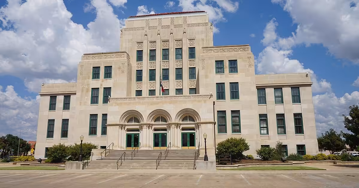 San Angelo City Hall in San Angelo , Texas ( United States ). San Angelo September 2019 02 (San Angelo City Hall)