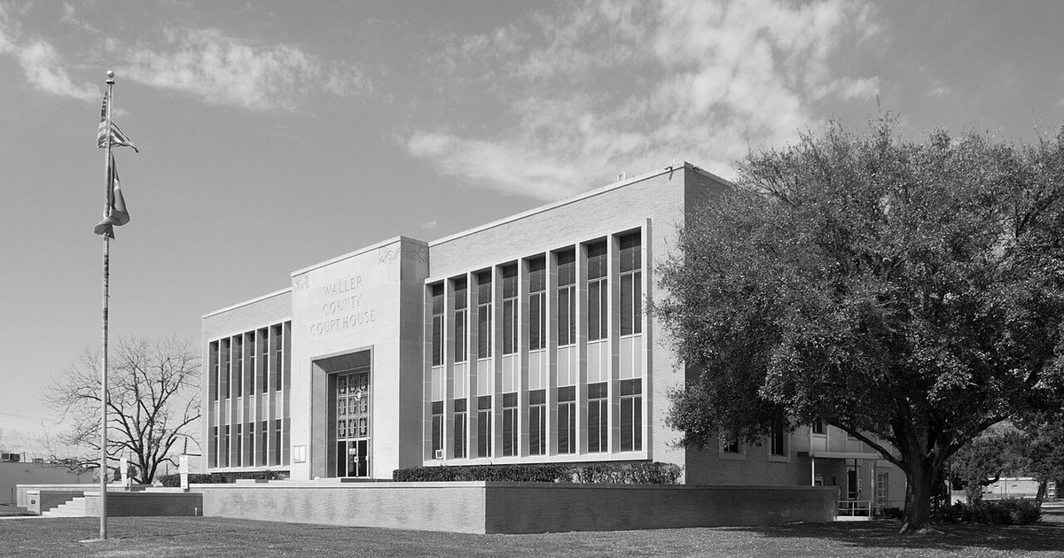 But there is no justice in Waller County Waller County Courthouse, Hempstead, Texas 1603061254bw (25219134969)