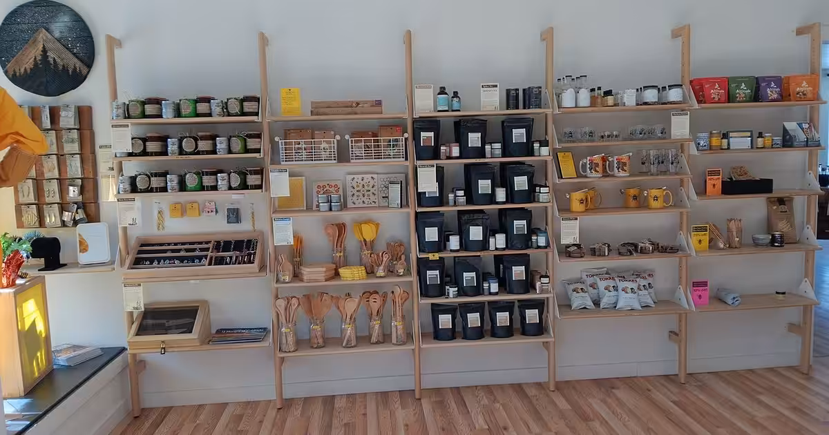 Björn's Colorado Honey Breckenridge Product Shelving Björn's Colorado Honey Breckenridge Product Shelving