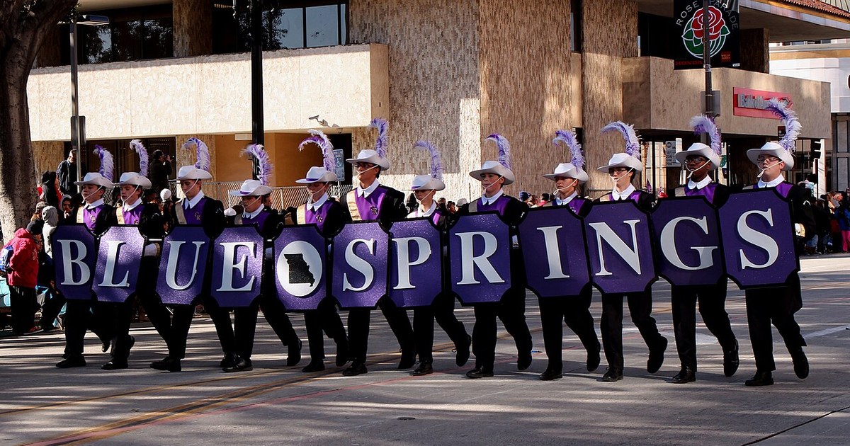 Rose Parade 2015 Pasadena, California The Golden Regiment ~ Blue Springs, MO (16025882877)