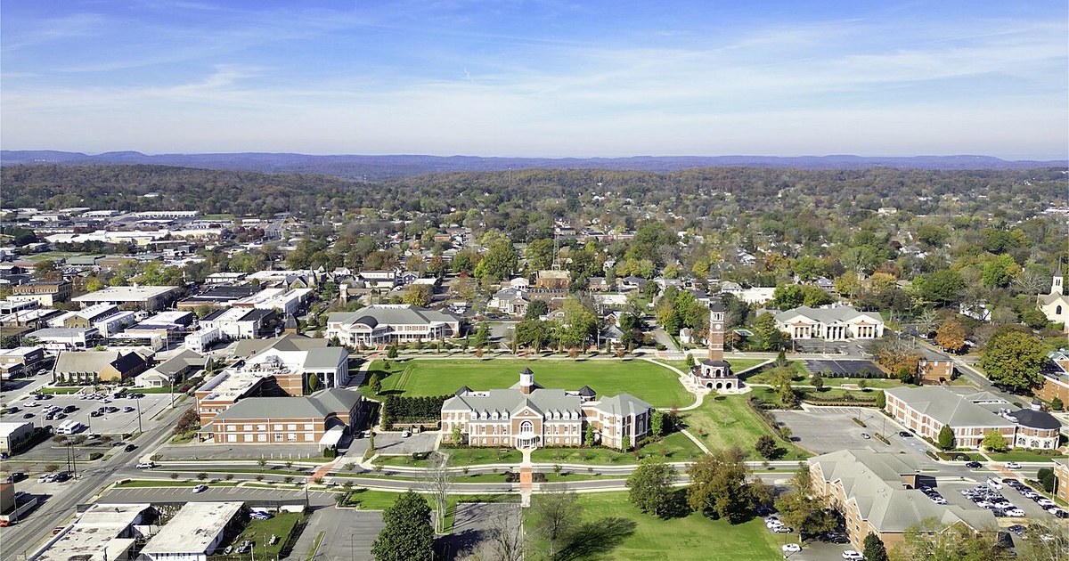 Lee University campus in Cleveland, Tennessee Lee University campus in Cleveland, Tennessee 02