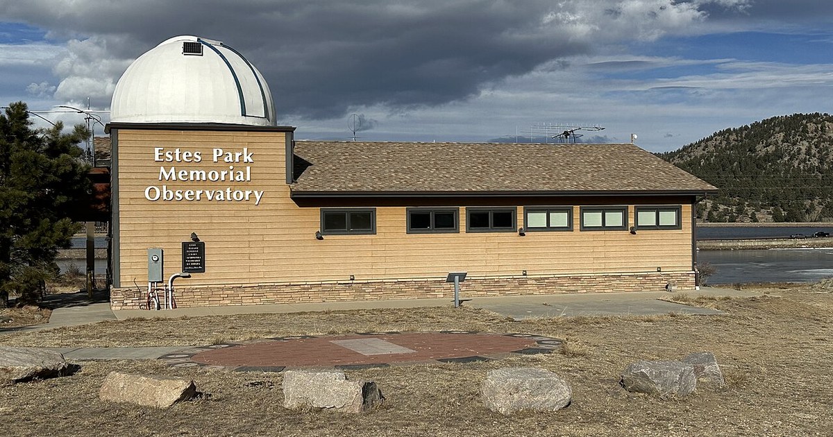 Estes Park Memorial Observatory as seen from the parking lot in January 2025 Estes Park Memorial Observatory