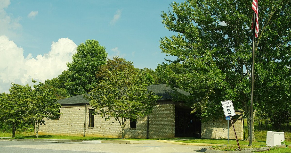 Post office in Fall Branch, Tennessee, United States. Fall-Branch-Post-Office-tn1