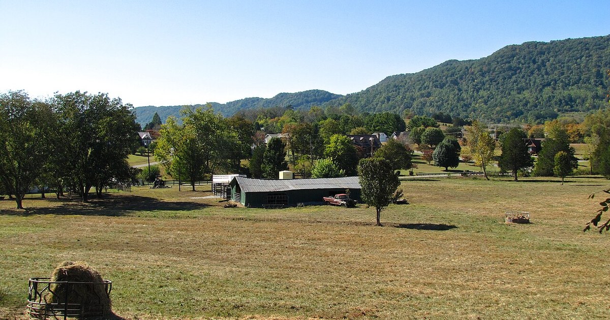 Farm in Fincastle, Tennessee, United States. Fincastle-farm-tn1