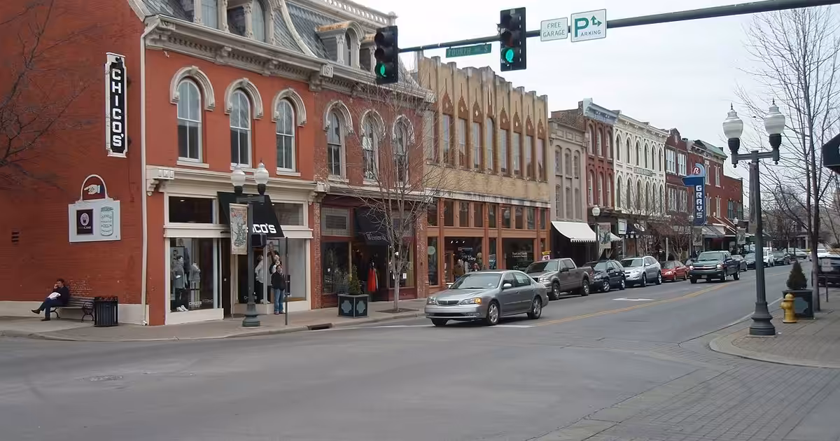 Intersection of 4th Avenue and Main Street in Franklin, Tennessee 4th ave main street historic franklin tennessee 2010