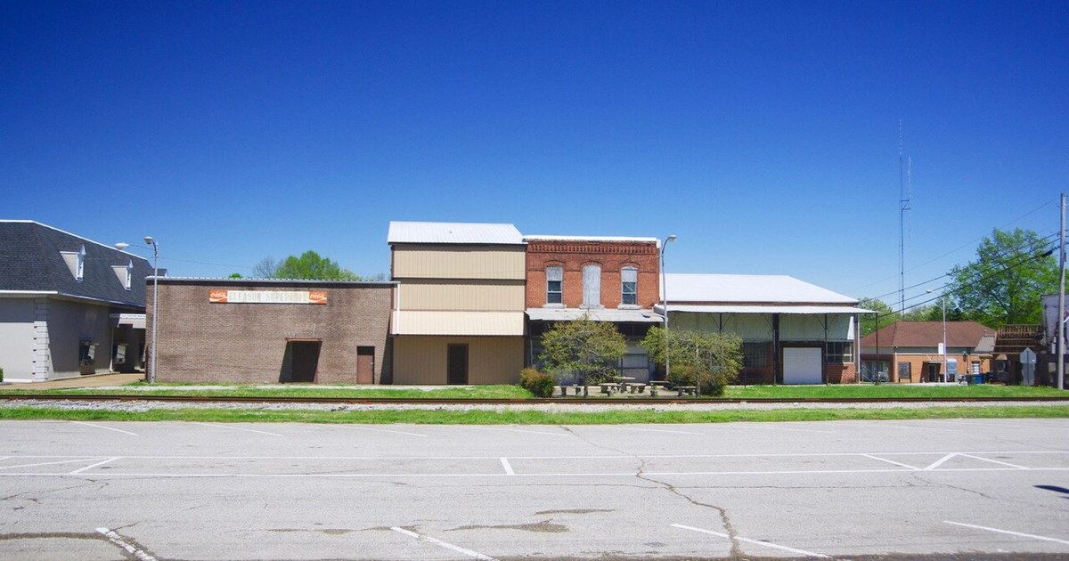 Buildings facing State Championship Road in Gleason, Tennessee, United States. Gleason-State-Championship-Rd-tn