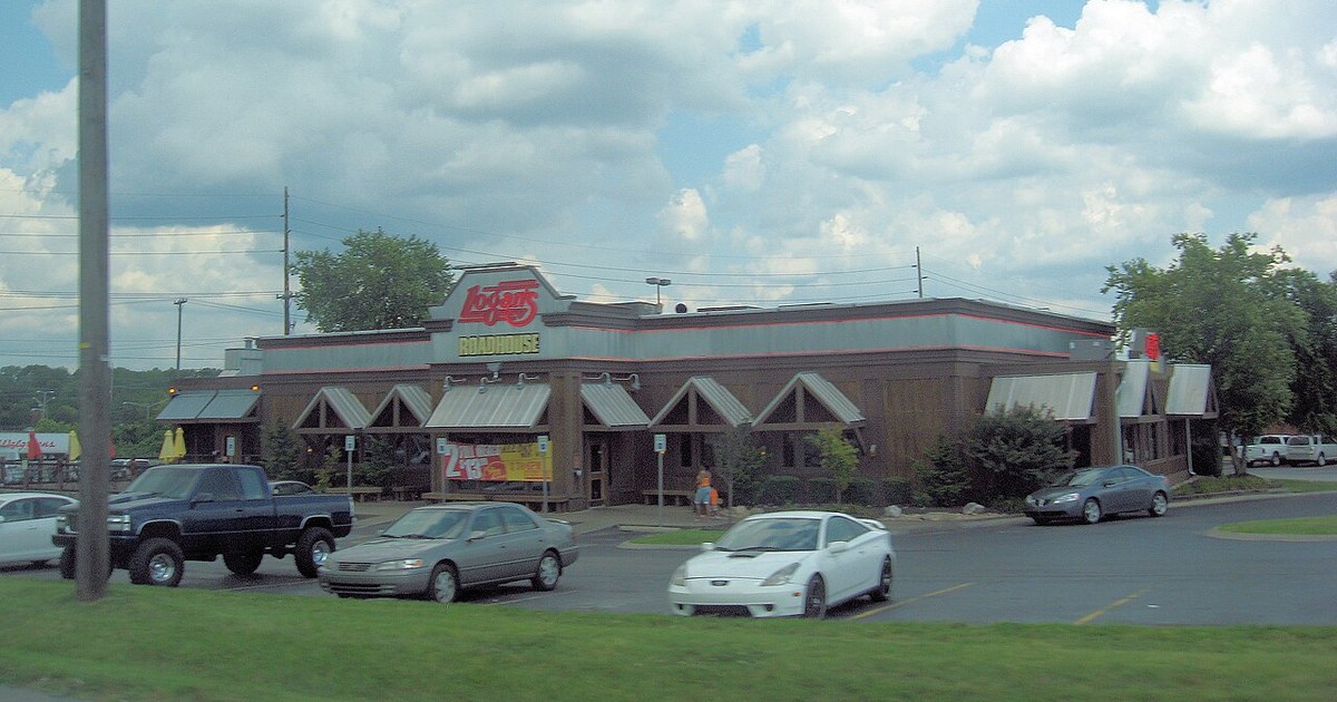en:Logan's Roadhouse ( en:Goodlettsville, Tennessee , en:USA ) Logans Roadhouse Goodlettsville TN USA