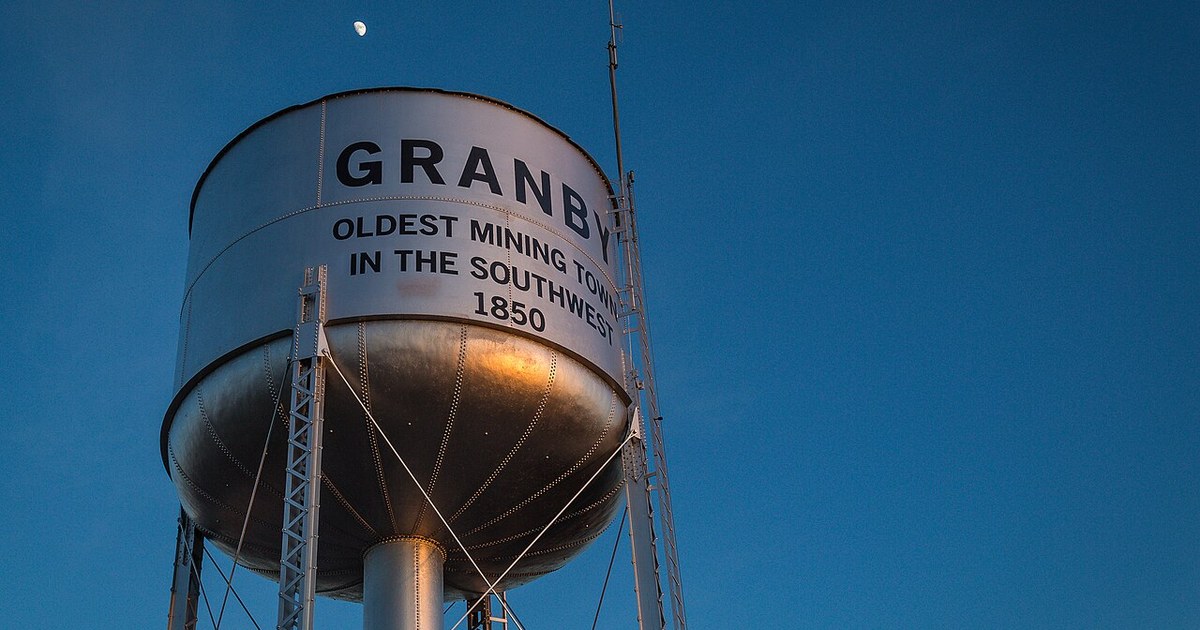 Moon over Granby U.S. Route 60 Granby, MO (24463046242)