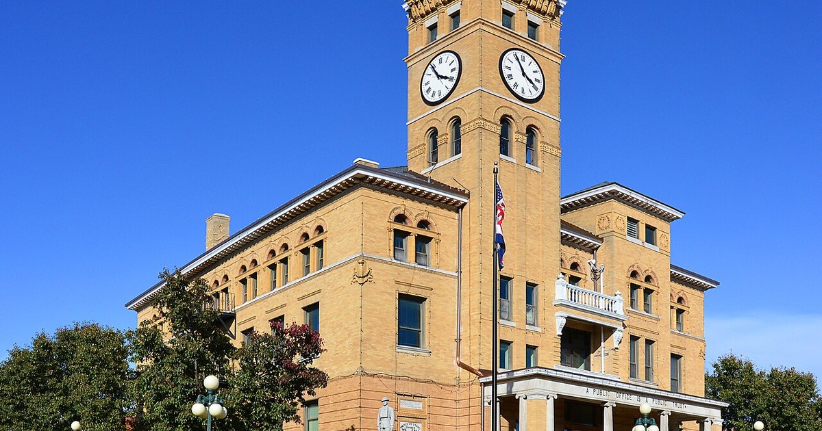 Cass County courthouse in Harrisonville, Missouri . Cass County Missouri Courthouse 20191026-6991