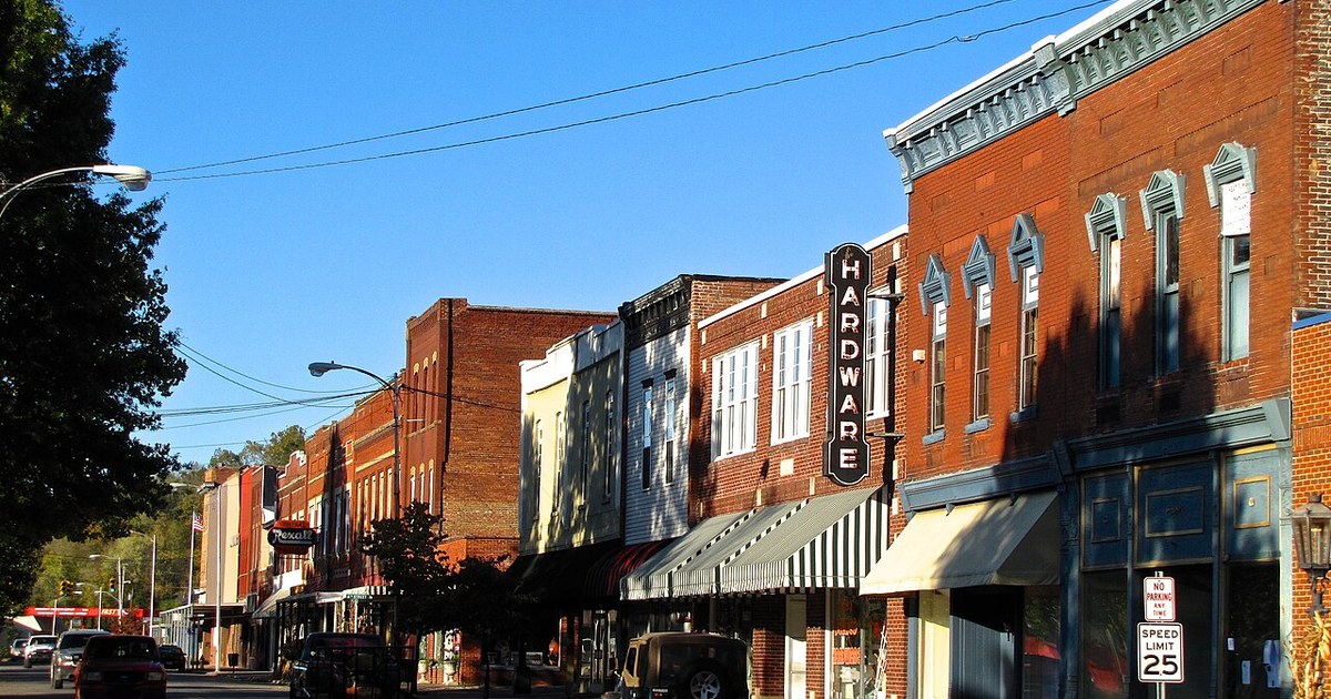 Buildings along North Main Street in Jellico, Tennessee, United States. North-Main-Jellico-tn2
