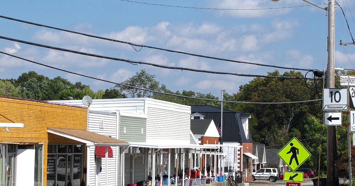 Buildings along Main Street in Lafayette, Tennessee, United States. Lafayette-Main-tn1