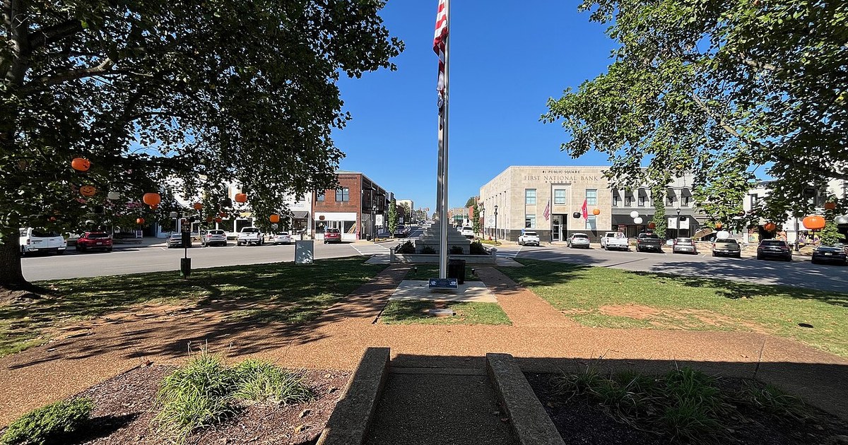 Public Square in Lawrenceburg, Tennessee in 2025 Lawrenceburg TN 2025b