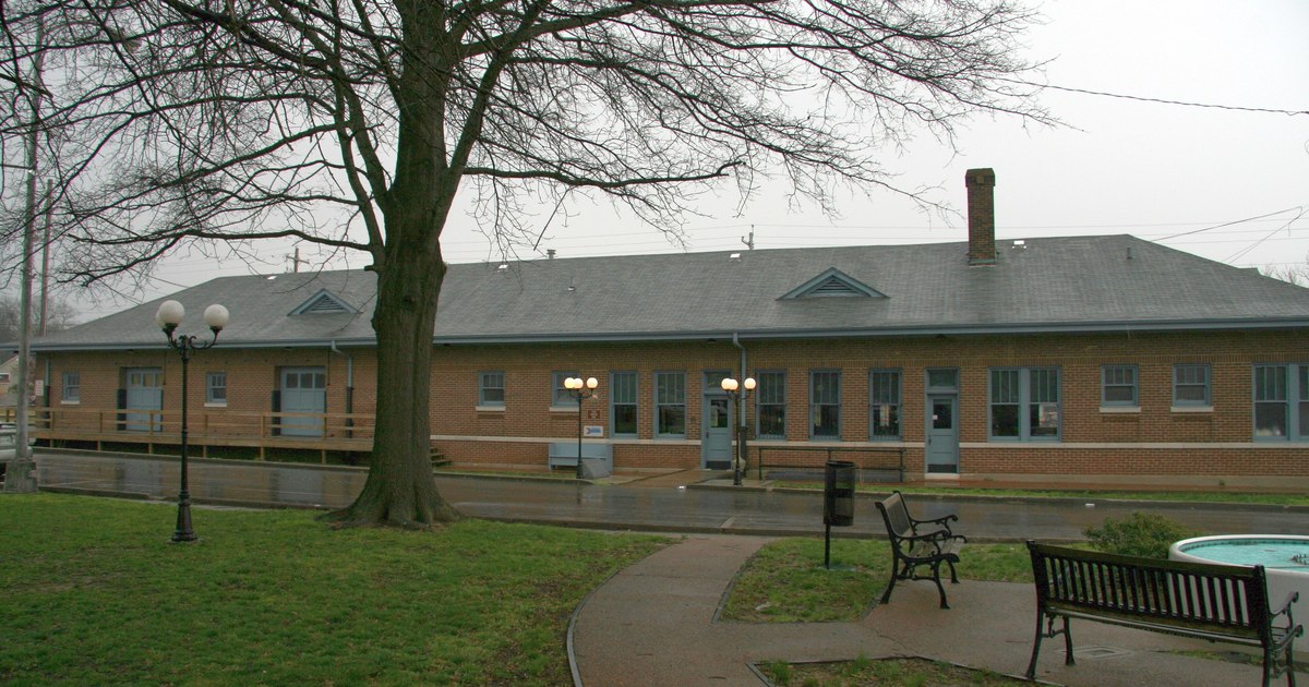 Newbern is a town in Dyer County, Tennessee. As of the 2020 census, the town population was 3,349.