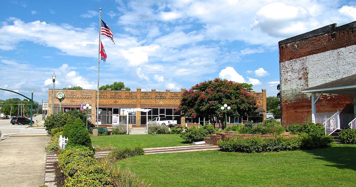 Homecoming Park in Rockwood, Tennessee, United States. Rockwood-park-tn1