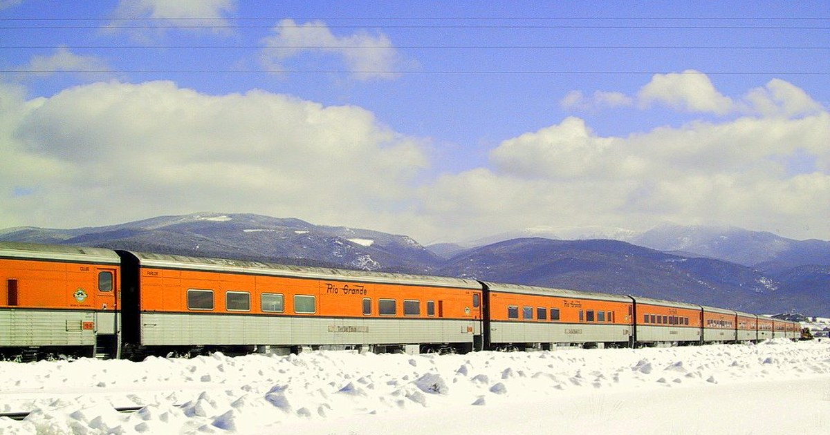 Wying at Tabernash, CO / Denver and Rio Grande Western Railroad Ski Train D&RGW Ski Train 01