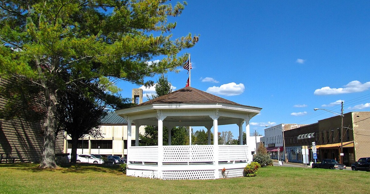 Gazebo on the courthouse square in Waynesboro, Tennessee, United States. Waynesboro-gazebo-tn1