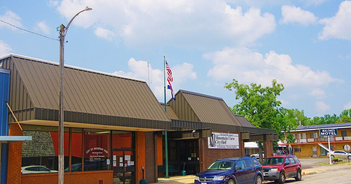 City Hall in Mountain View, Missouri, United States Mountain-View-City-Hall-mo
