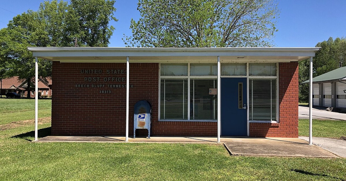 The post office in Beech Bluff, TN, in 2019, photographed by Chase Via (the uploader). Beech Bluff Post Office 2019