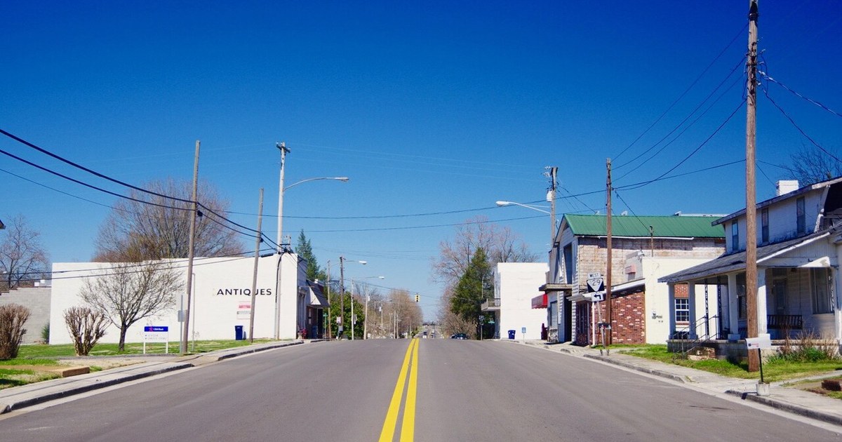 Main Street (U.S. Route 31A) in Cornersville, Tennessee, United States. Cornersville-Main-St-tn