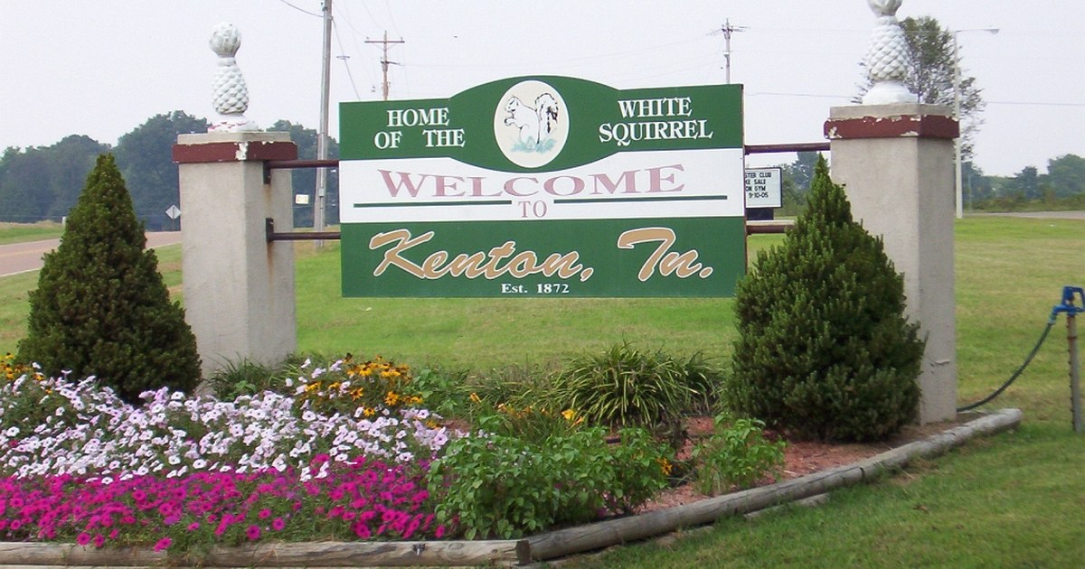 Photo of a sign in Kenton, Tennessee, calling it the "Home of the White Squirrel" Kenton tn home of white squirrel