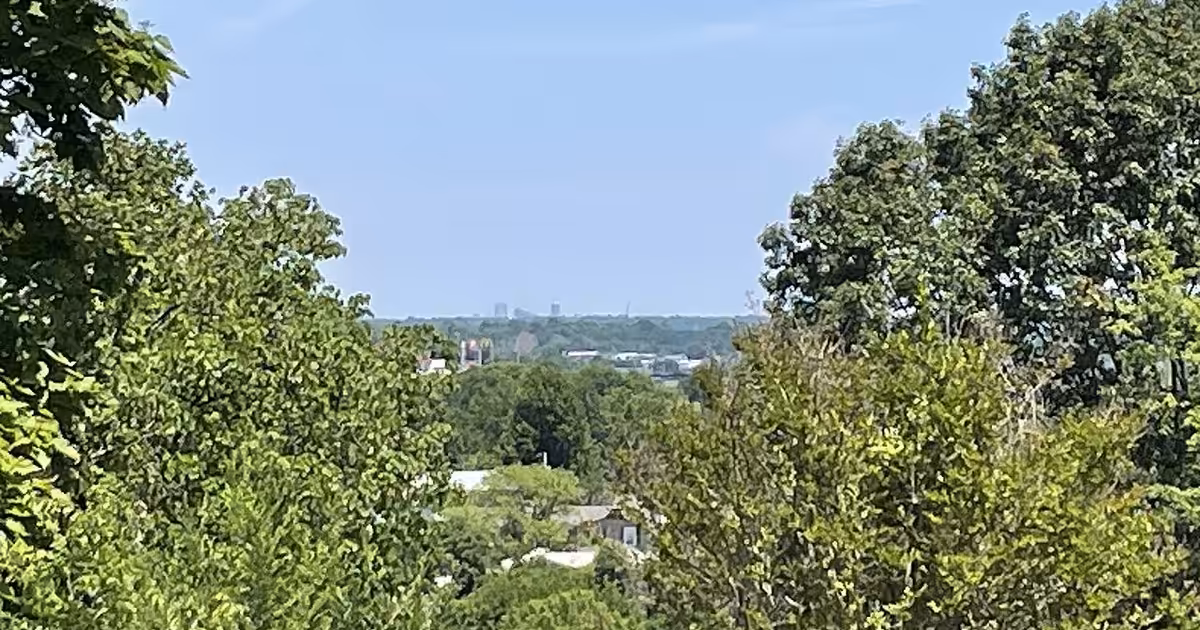 Downtown St. Louis seen from Arnold Downtown St. Louis seen from Arnold
